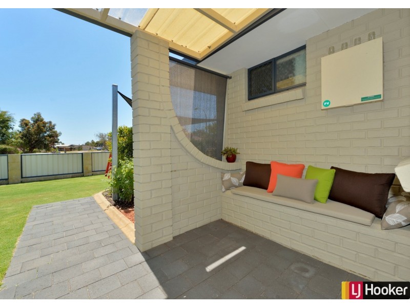 8 Penrith Street, Dudley Park WA 6210