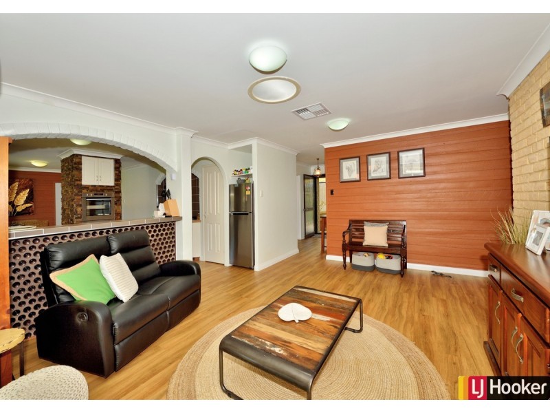 8 Penrith Street, Dudley Park WA 6210