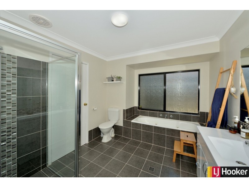 8 Penrith Street, Dudley Park WA 6210