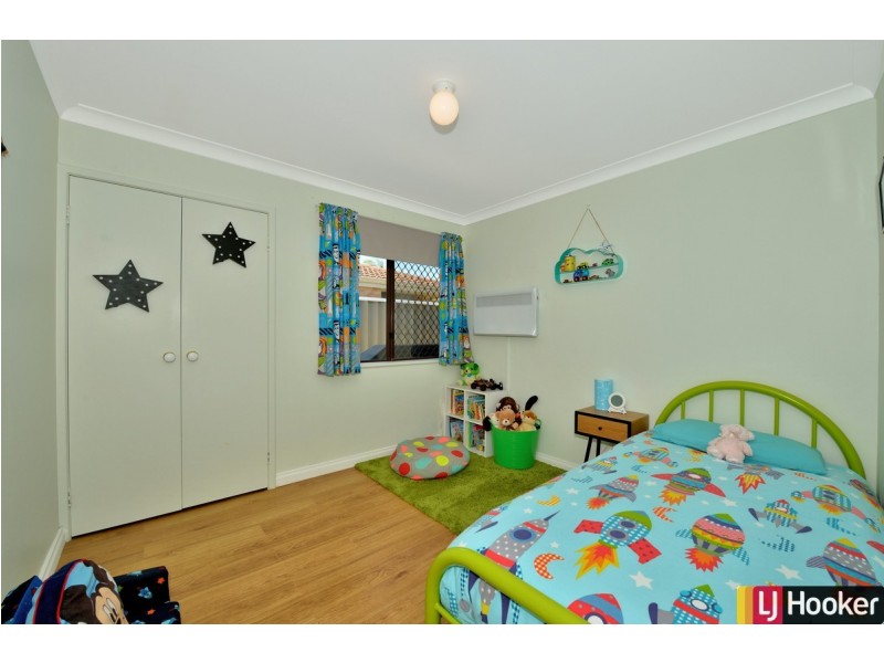 8 Penrith Street, Dudley Park WA 6210