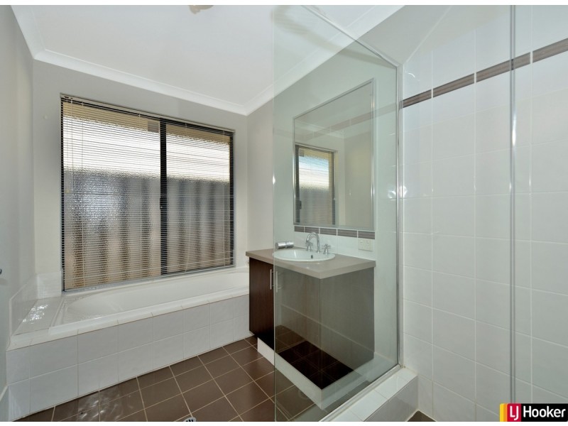 18 Asper Way, Halls Head WA 6210