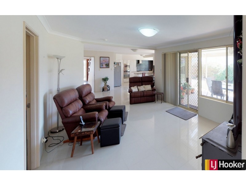 54 Halls Head Parade, Halls Head WA 6210