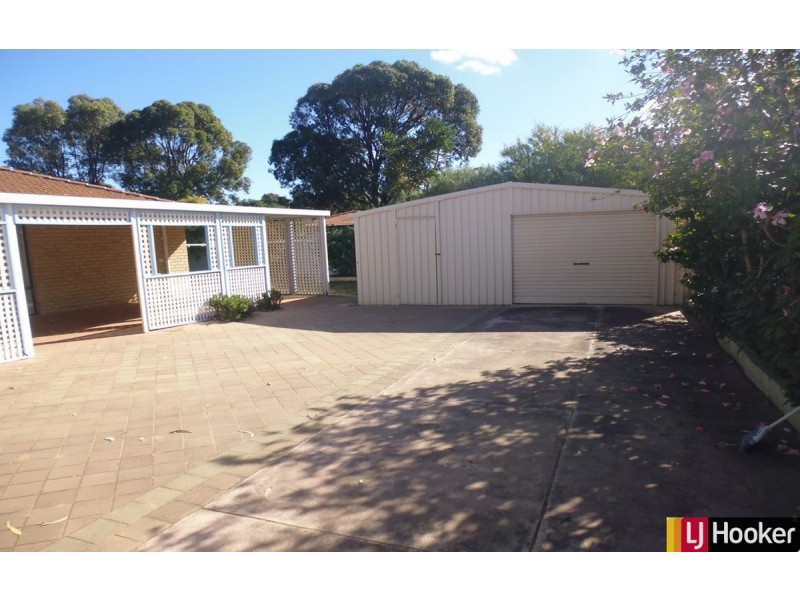 32 Mississippi Drive, Greenfields WA 6210