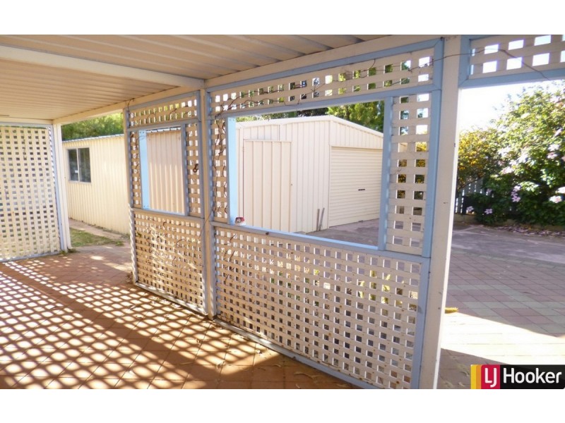 32 Mississippi Drive, Greenfields WA 6210