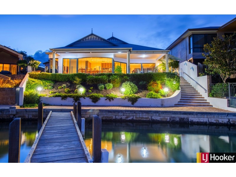 19 Eunamara Retreat, Halls Head WA 6210
