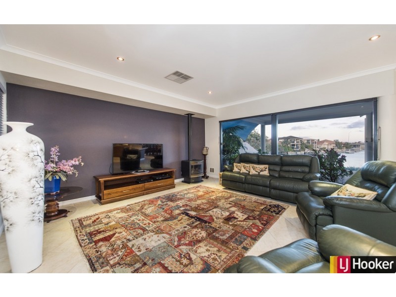 19 Eunamara Retreat, Halls Head WA 6210