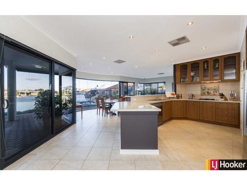 19 Eunamara Retreat, Halls Head WA 6210