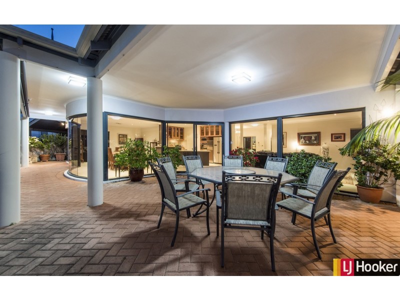 19 Eunamara Retreat, Halls Head WA 6210