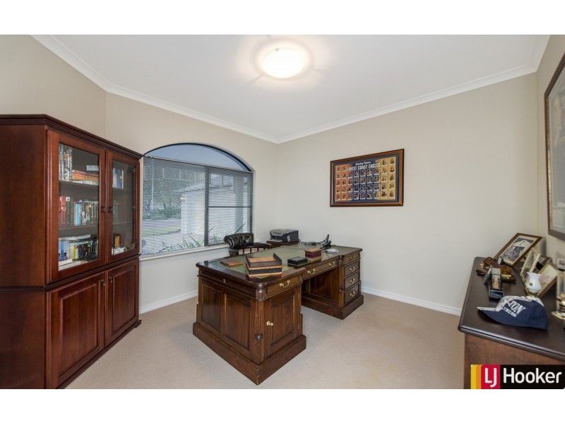 19 Eunamara Retreat, Halls Head WA 6210