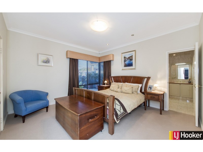 19 Eunamara Retreat, Halls Head WA 6210