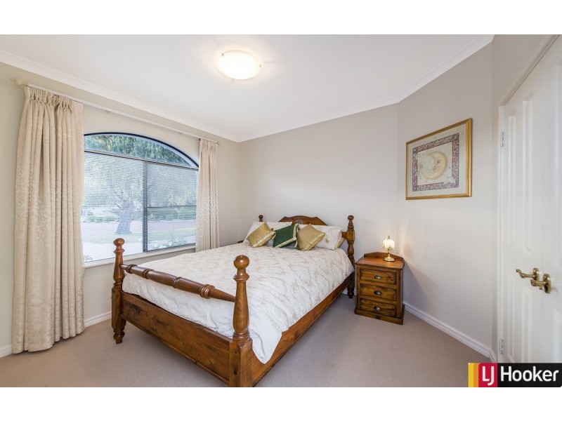 19 Eunamara Retreat, Halls Head WA 6210