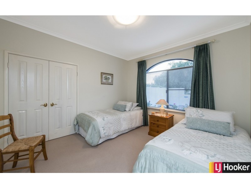 19 Eunamara Retreat, Halls Head WA 6210