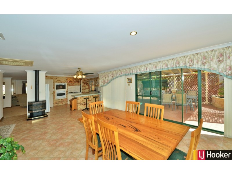46 Oakmont Avenue, Meadow Springs WA 6210