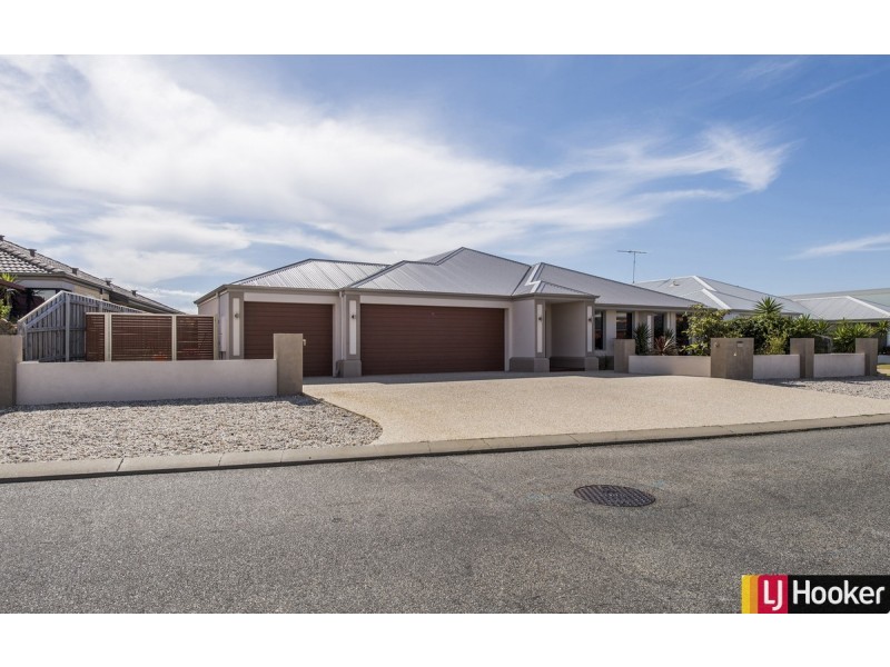 297 Peelwood Parade, Halls Head WA 6210