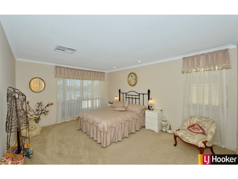 14 Robertson Grove, South Yunderup WA 6208