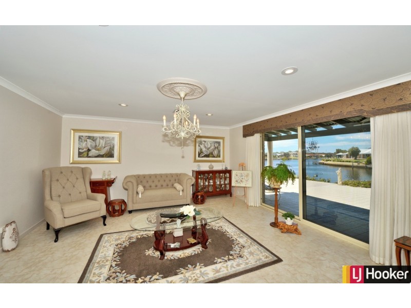 14 Robertson Grove, South Yunderup WA 6208