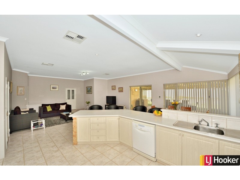 17 Sao Jorge Green, Secret Harbour WA 6173