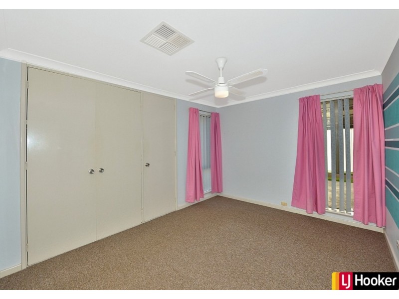 11 Sandalwood Parade, Halls Head WA 6210