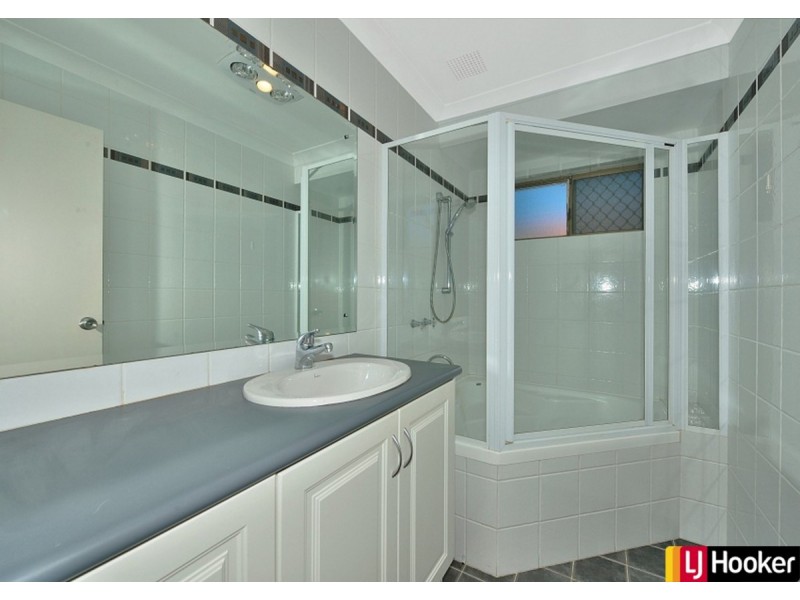 11 Sandalwood Parade, Halls Head WA 6210