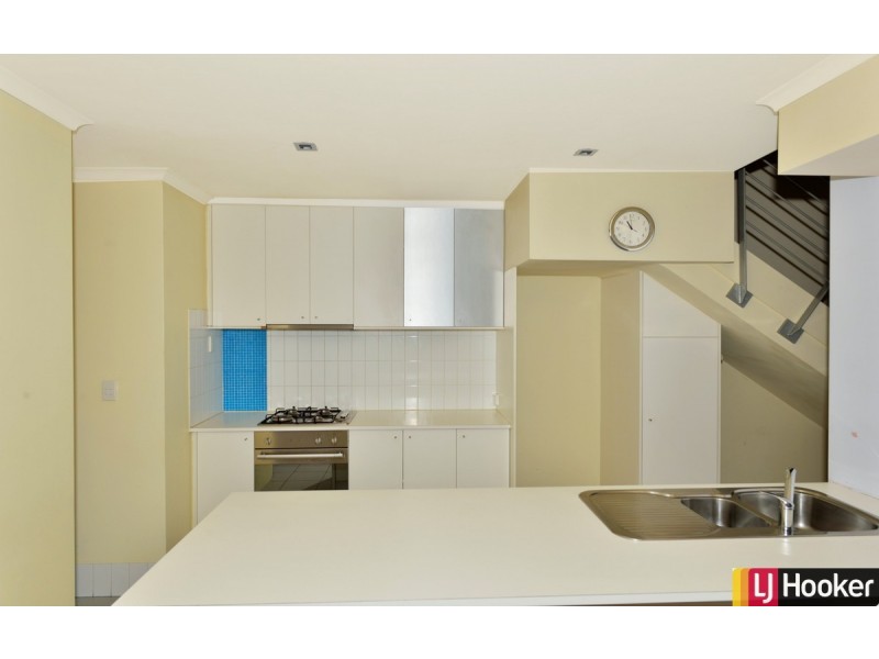 24/1 Mariners Cove Drive, Dudley Park WA 6210