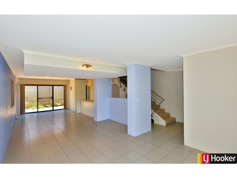 24/1 Mariners Cove Drive, Dudley Park WA 6210