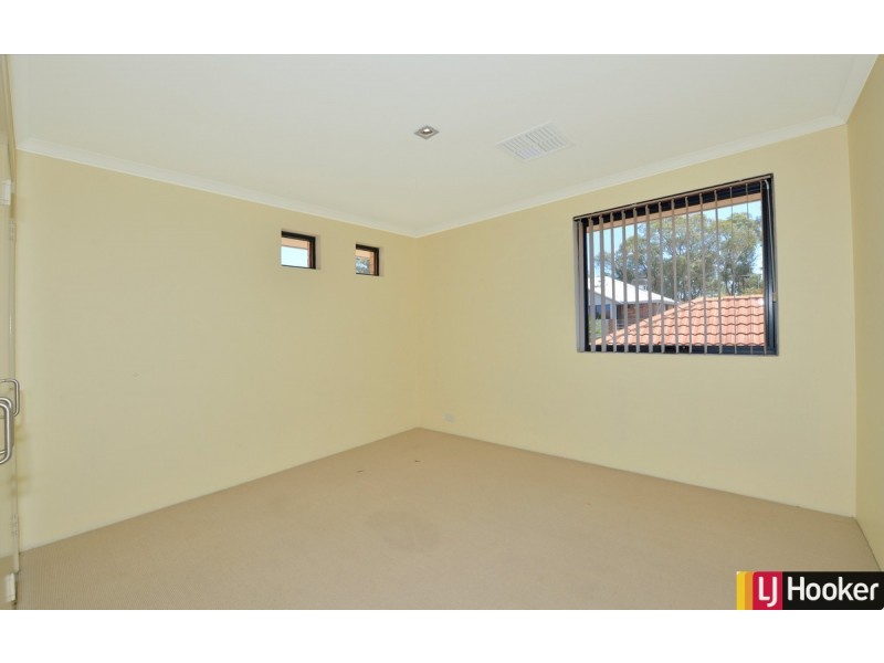 24/1 Mariners Cove Drive, Dudley Park WA 6210