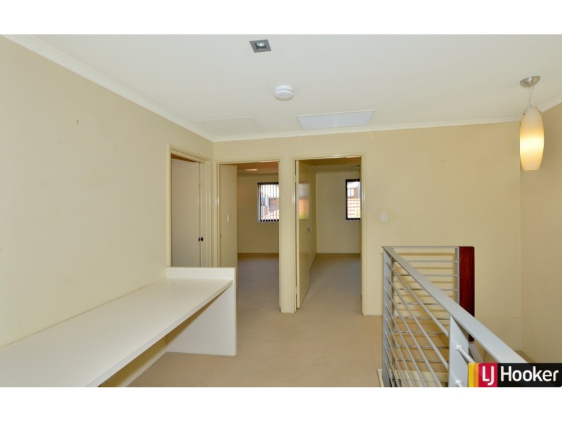 24/1 Mariners Cove Drive, Dudley Park WA 6210