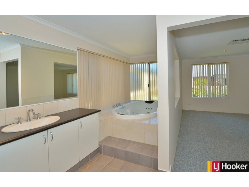 49 Buttercup Parkway, Halls Head WA 6210