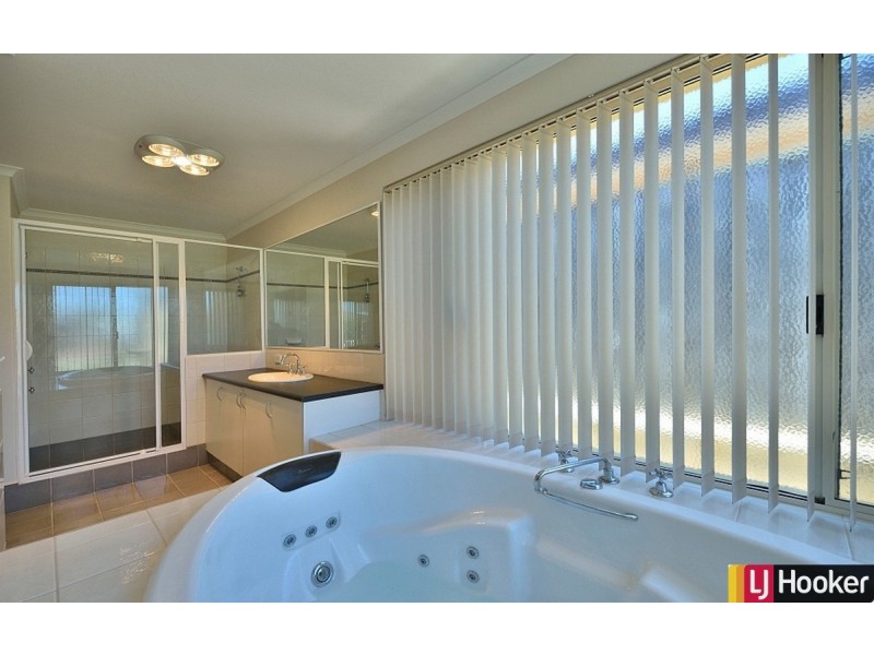 49 Buttercup Parkway, Halls Head WA 6210