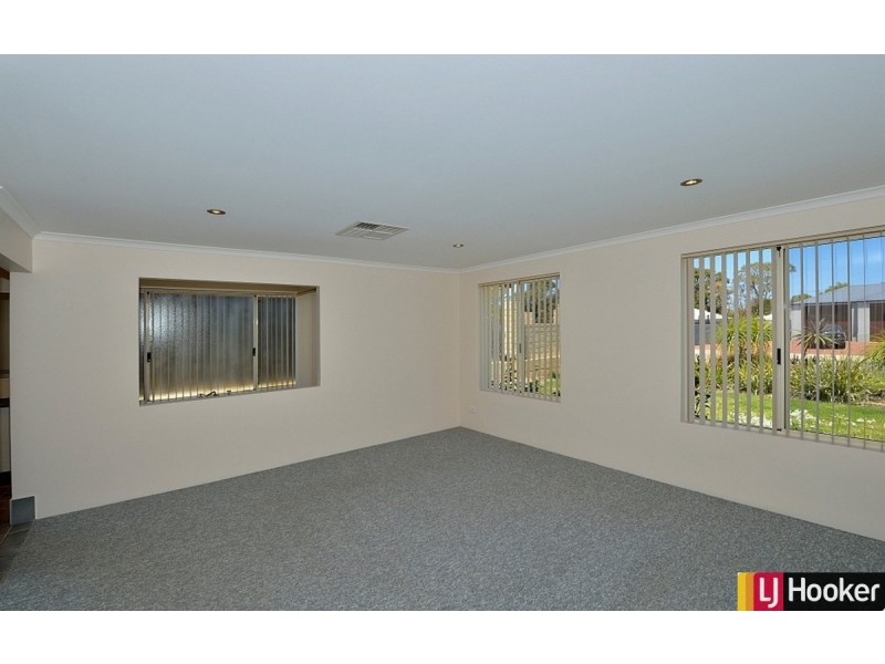 49 Buttercup Parkway, Halls Head WA 6210