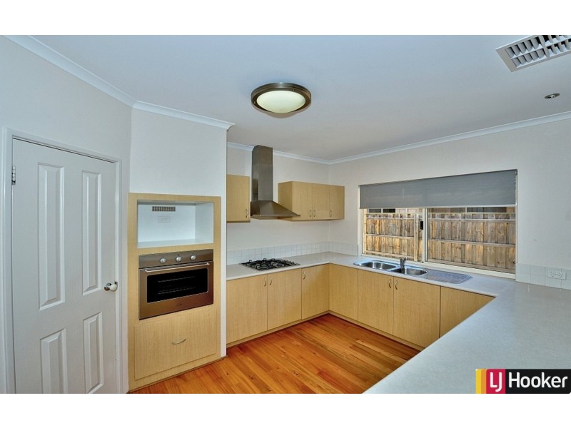 49 Buttercup Parkway, Halls Head WA 6210