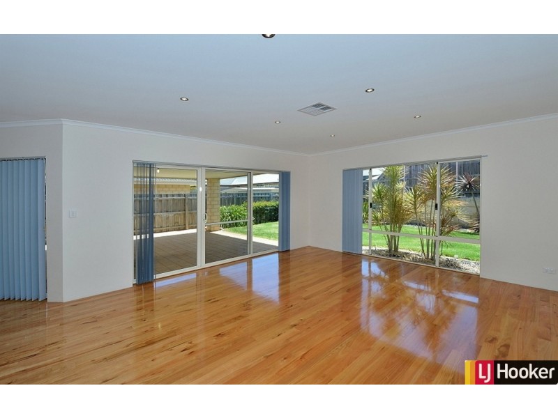 49 Buttercup Parkway, Halls Head WA 6210