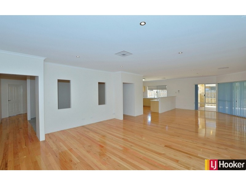 49 Buttercup Parkway, Halls Head WA 6210