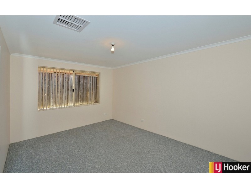 49 Buttercup Parkway, Halls Head WA 6210