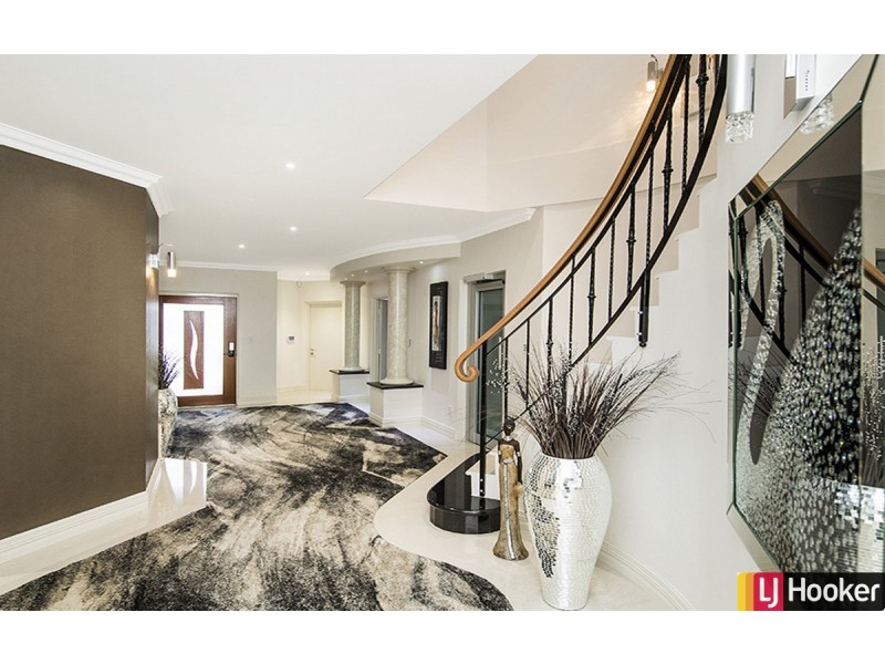 12 Genevieve Court, Halls Head WA 6210