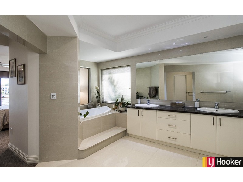 12 Genevieve Court, Halls Head WA 6210