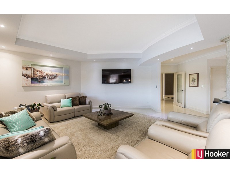 12 Genevieve Court, Halls Head WA 6210