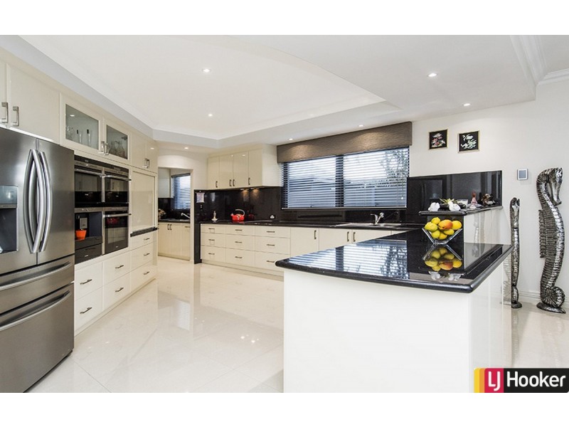 12 Genevieve Court, Halls Head WA 6210