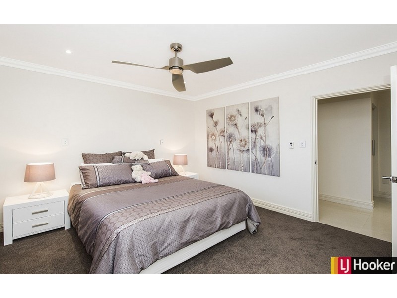 12 Genevieve Court, Halls Head WA 6210