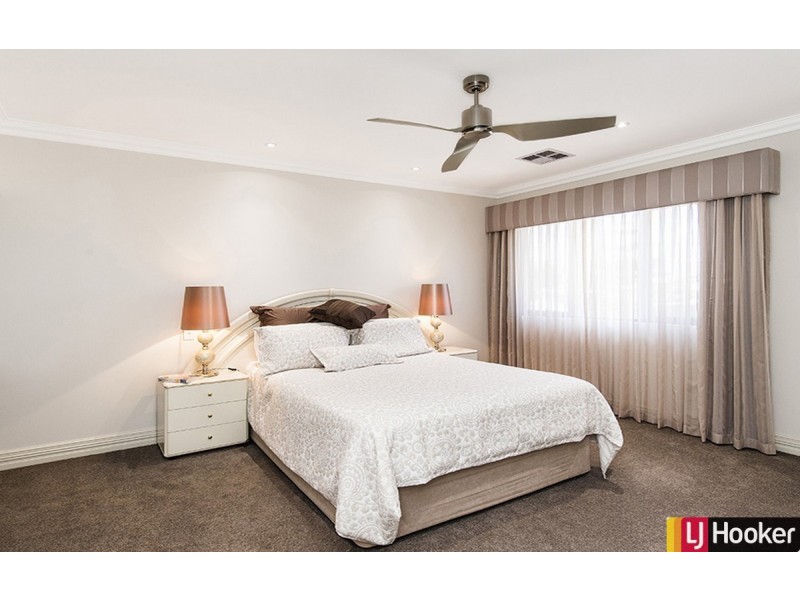 12 Genevieve Court, Halls Head WA 6210