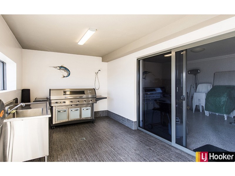 12 Genevieve Court, Halls Head WA 6210