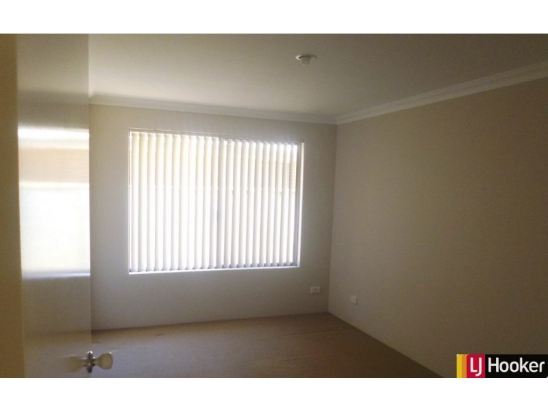 28 Marsdenia Road, Halls Head WA 6210