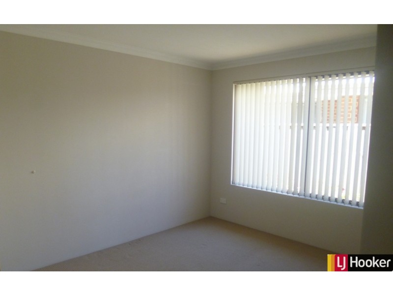 28 Marsdenia Road, Halls Head WA 6210