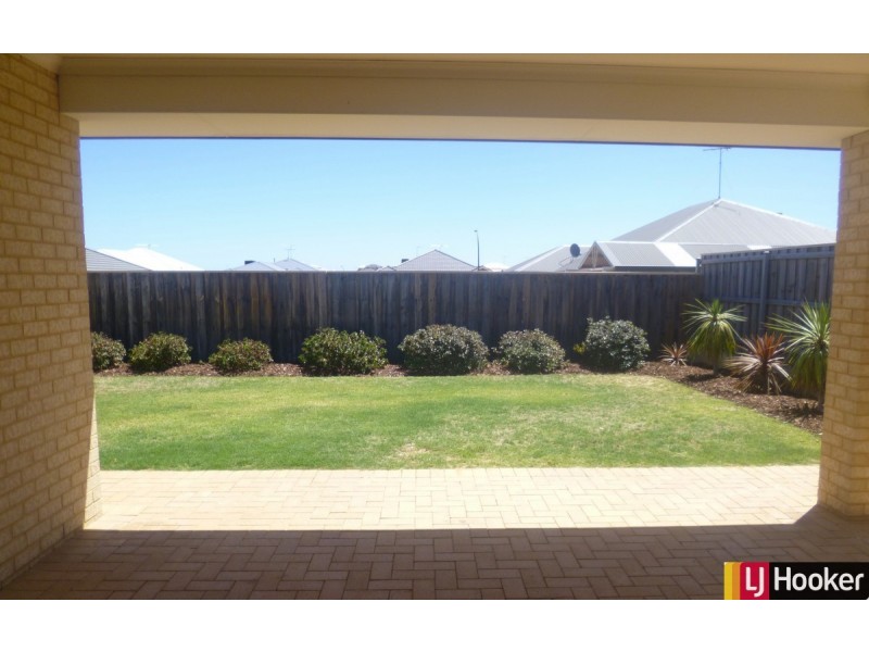 28 Marsdenia Road, Halls Head WA 6210