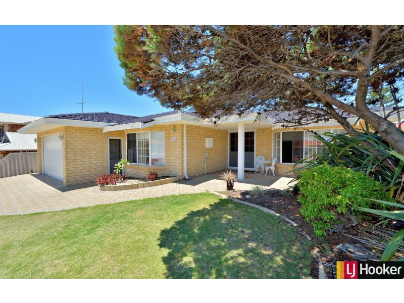 9 Neptune Place, Halls Head WA 6210