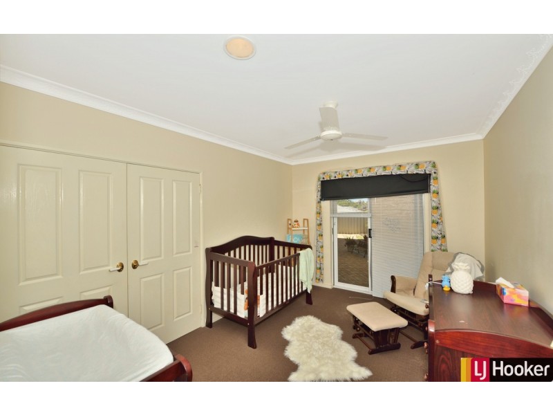 9 Neptune Place, Halls Head WA 6210
