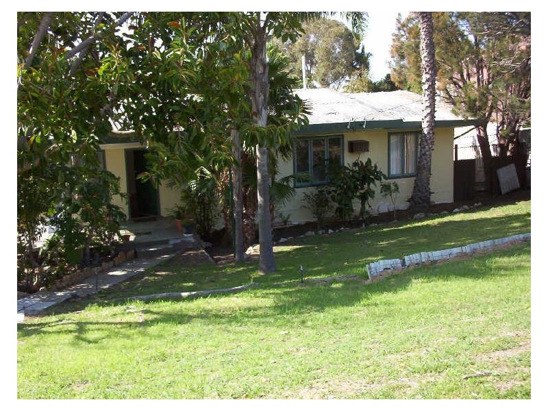 1 Wicklow Road, Halls Head WA 6210