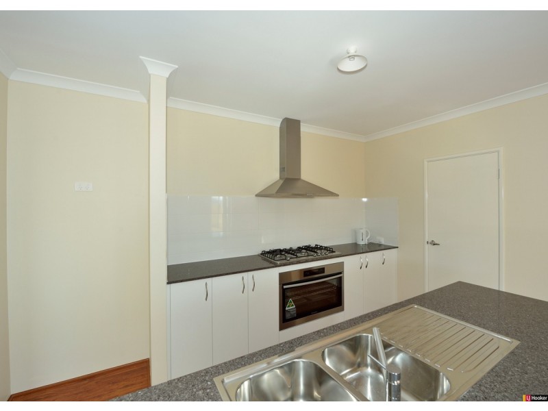 16 Azelia Approach, Madora Bay WA 6210