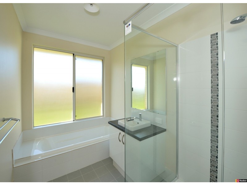 16 Azelia Approach, Madora Bay WA 6210