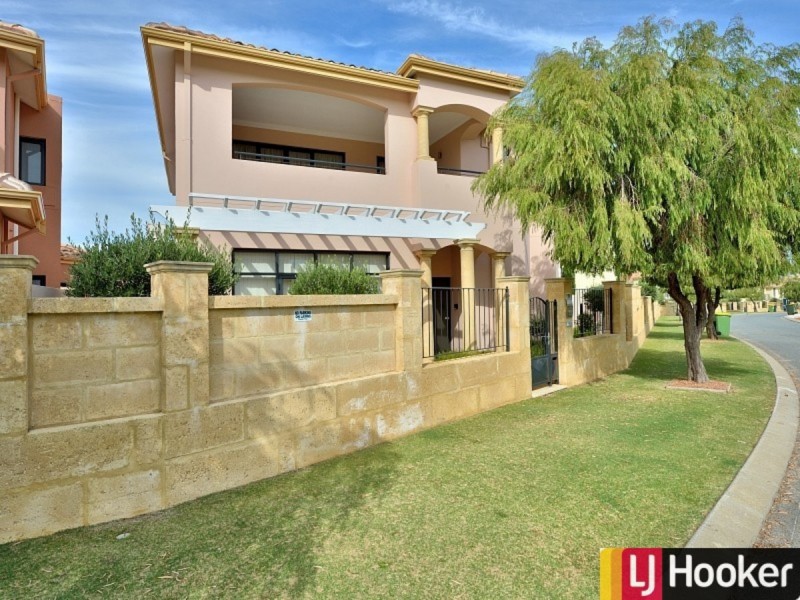 15/2 The Pass, Dawesville WA 6211